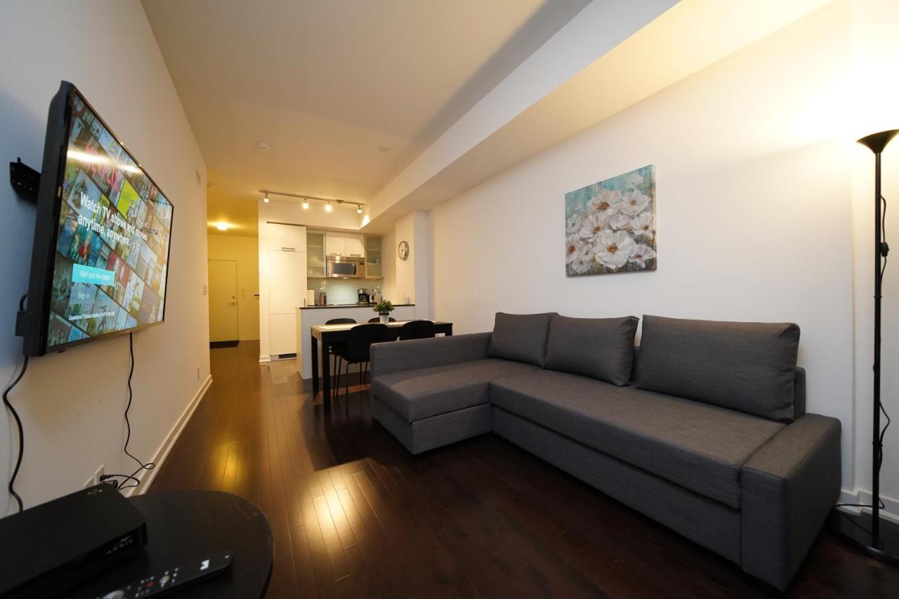 The York Boutique Suites Toronto Bagian luar foto