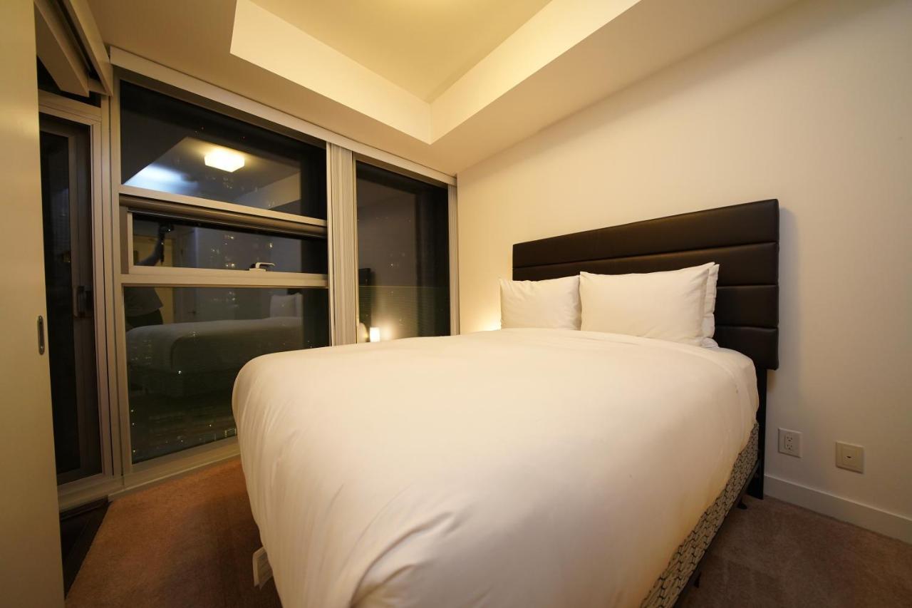 The York Boutique Suites Toronto Bagian luar foto