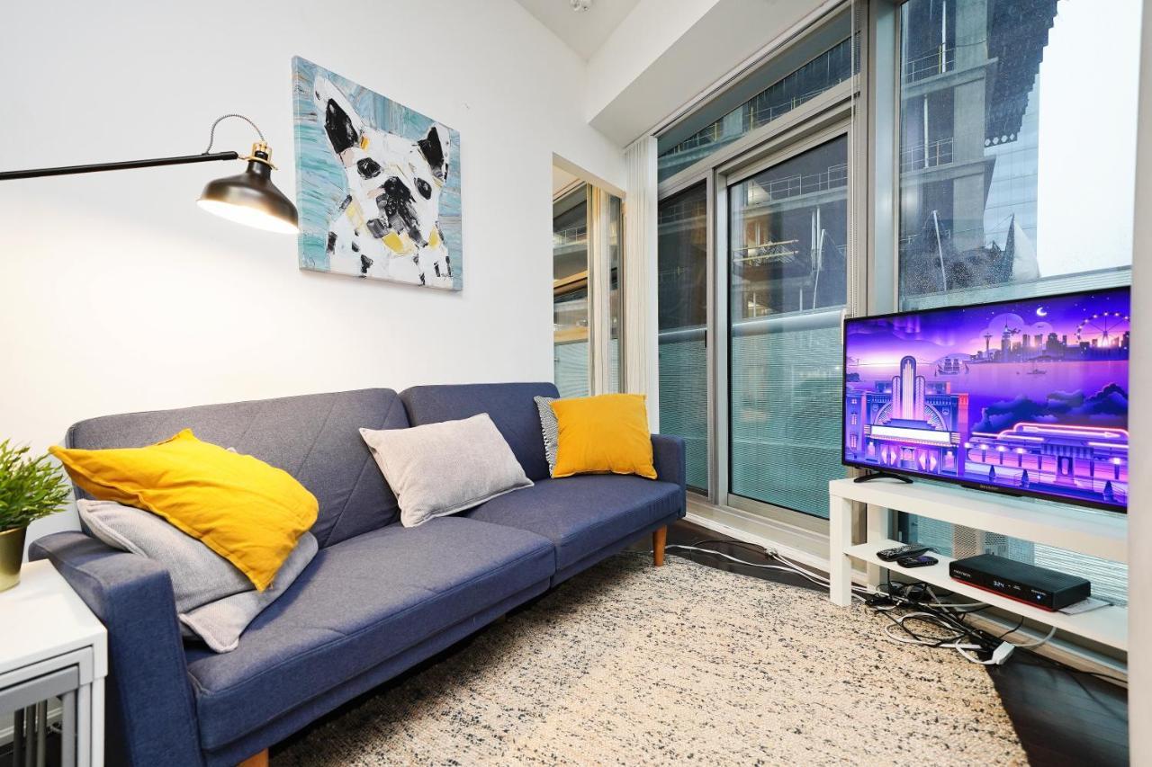 The York Boutique Suites Toronto Bagian luar foto