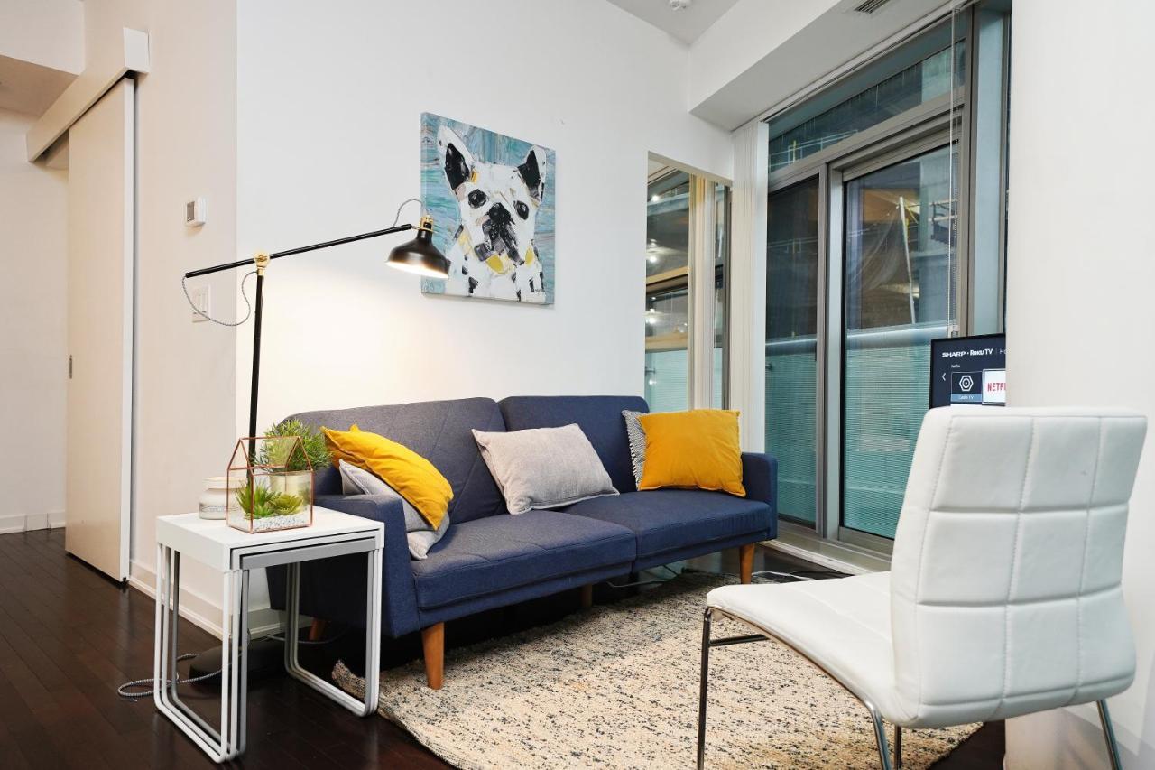 The York Boutique Suites Toronto Bagian luar foto