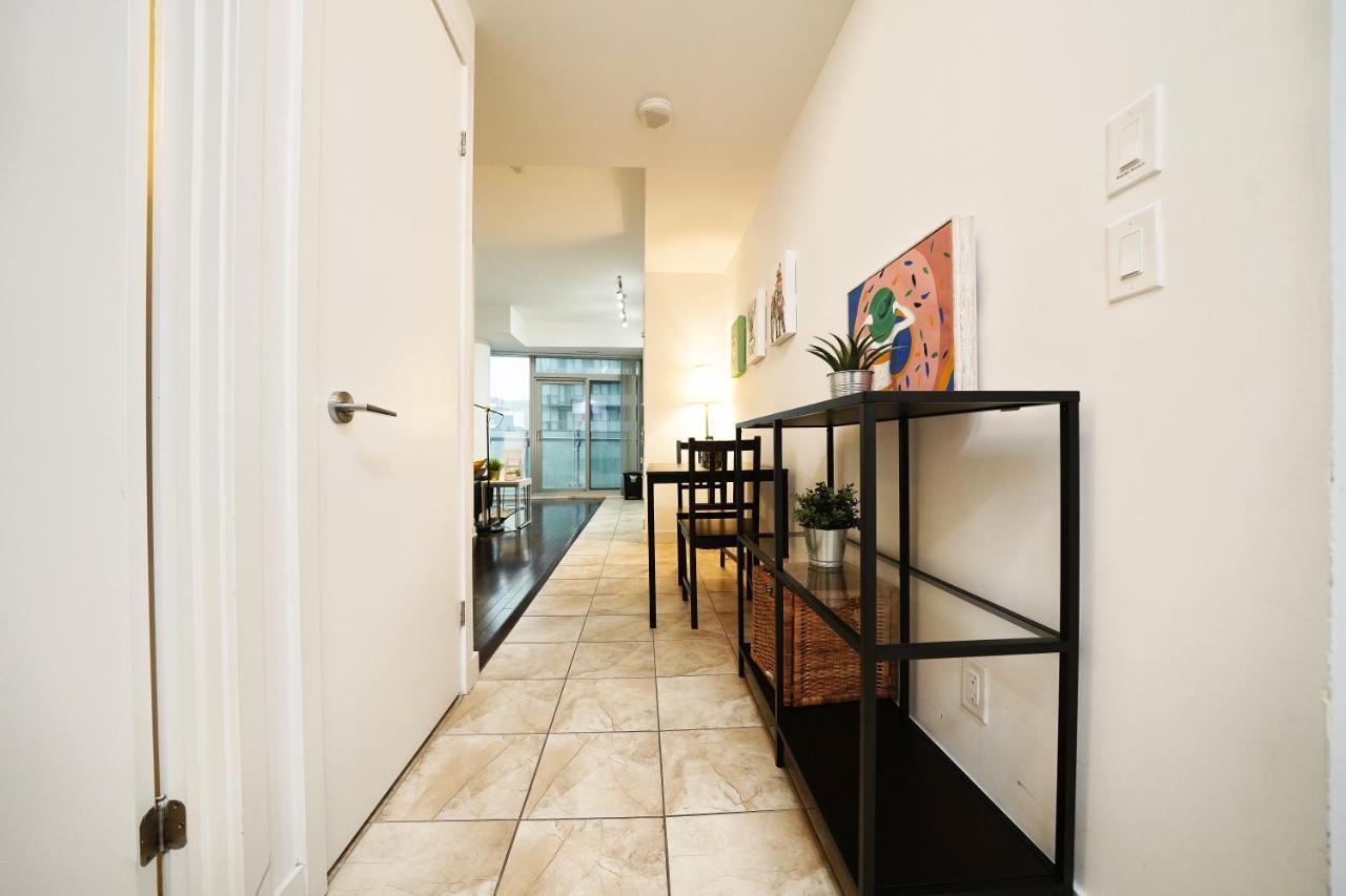 The York Boutique Suites Toronto Bagian luar foto