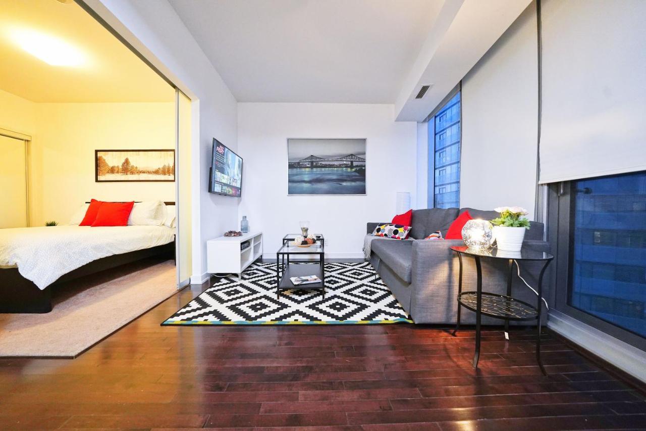 The York Boutique Suites Toronto Bagian luar foto