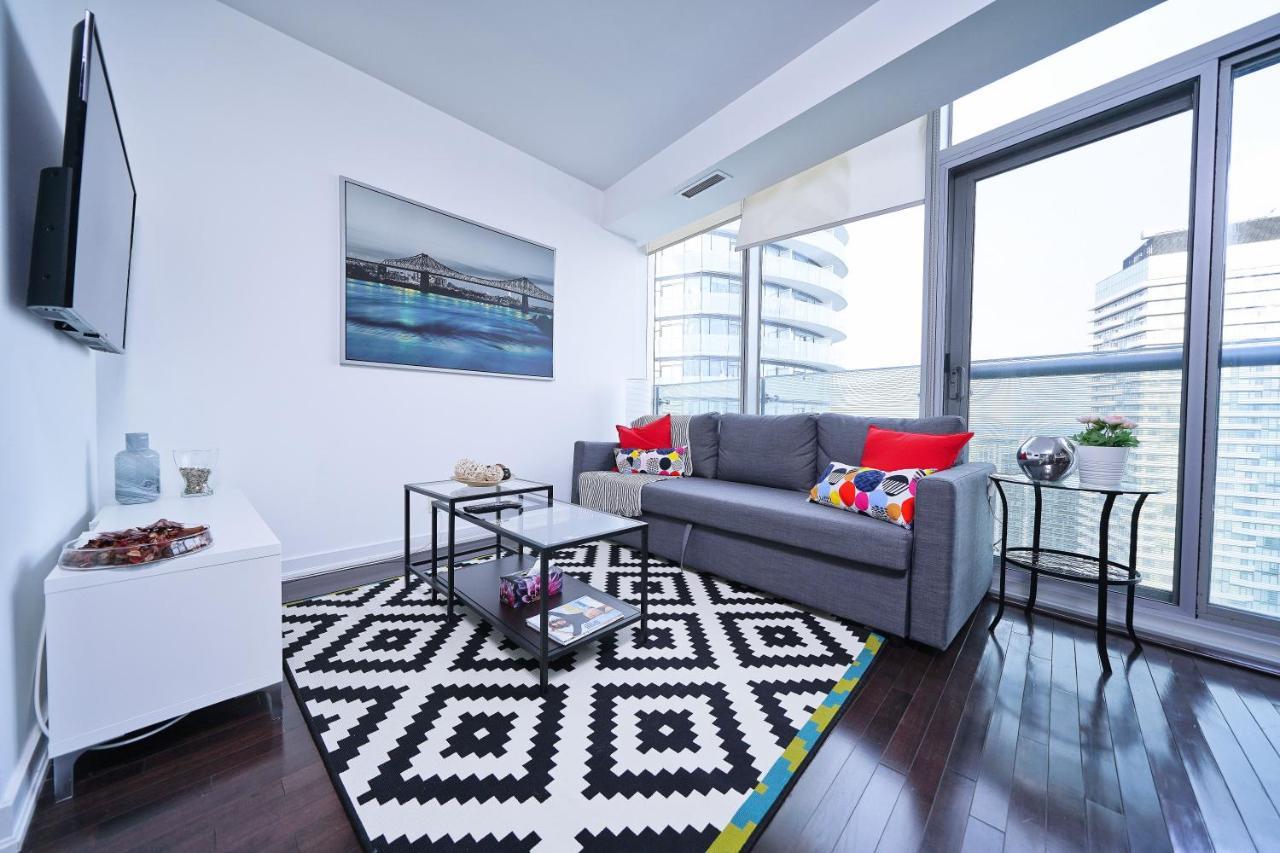 The York Boutique Suites Toronto Bagian luar foto