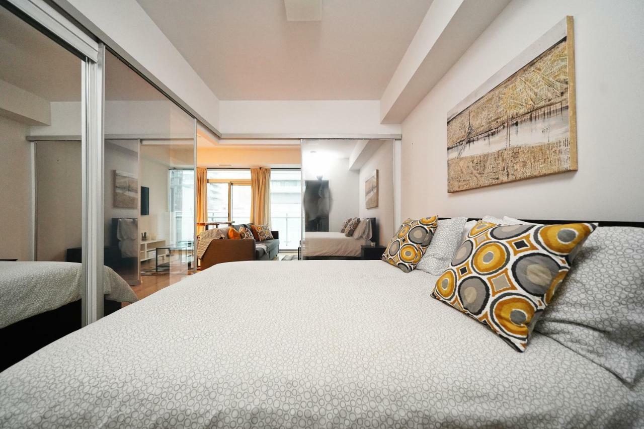 The York Boutique Suites Toronto Bagian luar foto