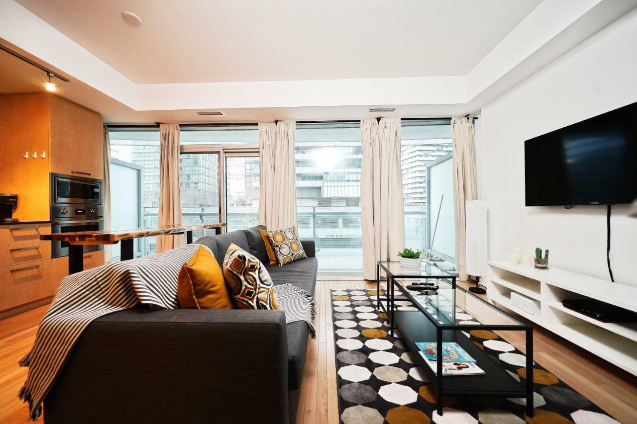 The York Boutique Suites Toronto Bagian luar foto
