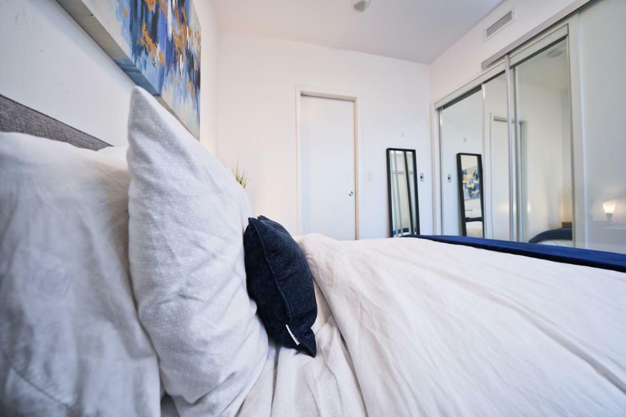 The York Boutique Suites Toronto Bagian luar foto