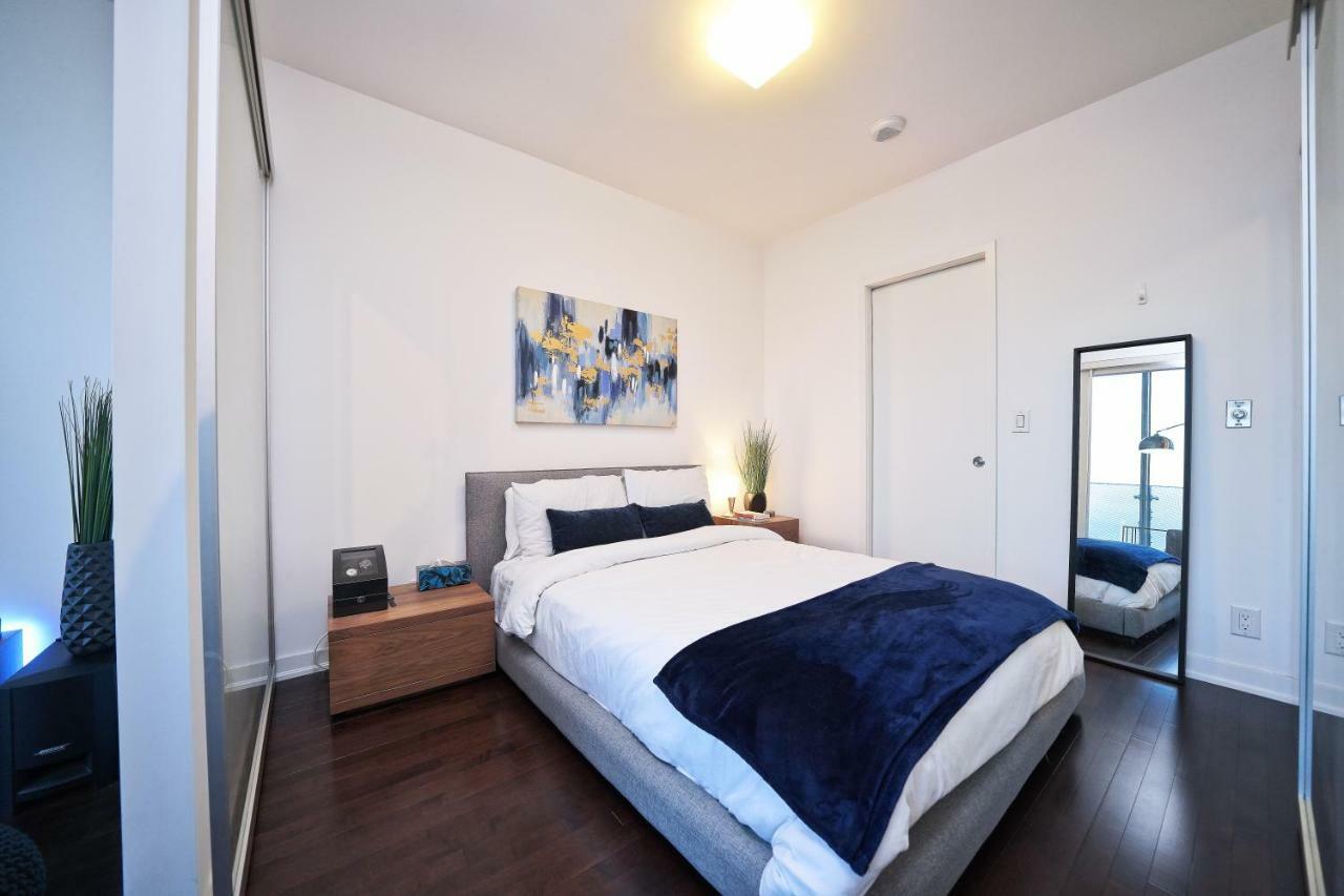The York Boutique Suites Toronto Bagian luar foto
