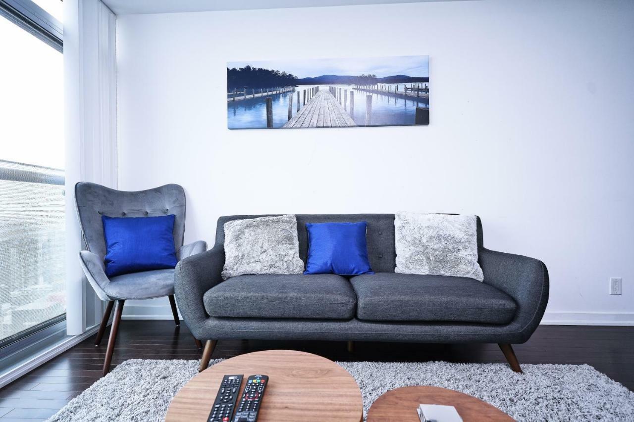The York Boutique Suites Toronto Bagian luar foto