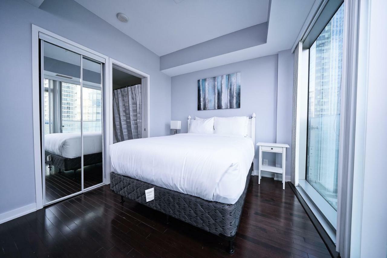 The York Boutique Suites Toronto Bagian luar foto