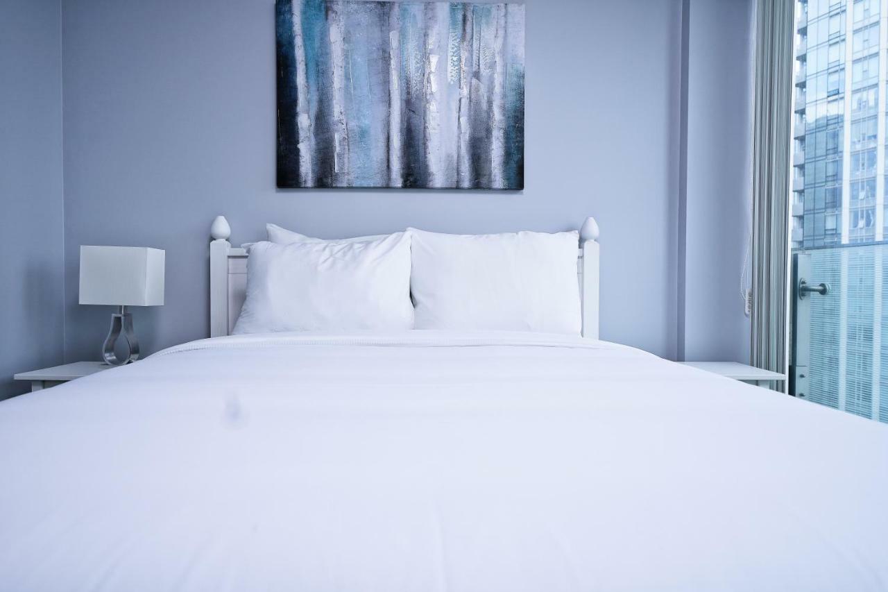 The York Boutique Suites Toronto Bagian luar foto