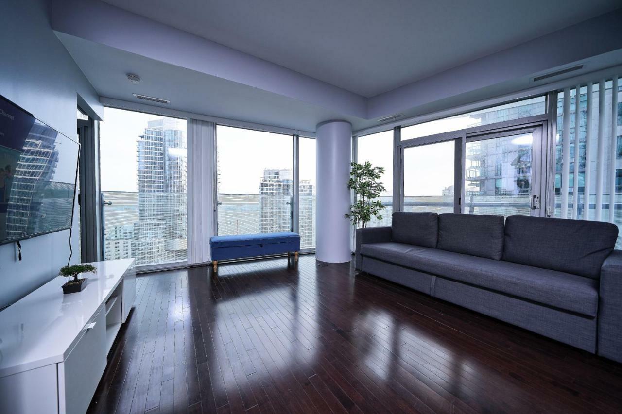 The York Boutique Suites Toronto Bagian luar foto