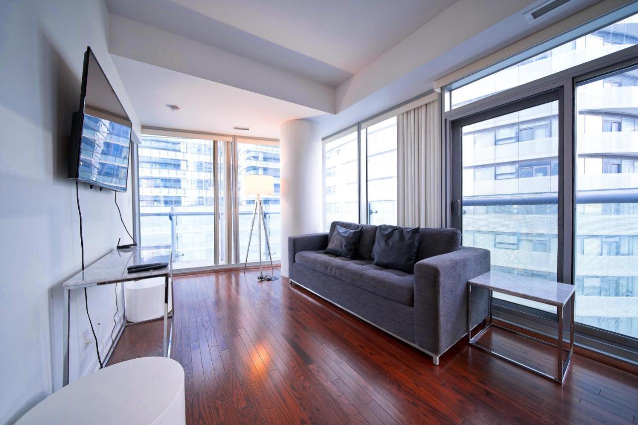 The York Boutique Suites Toronto Bagian luar foto