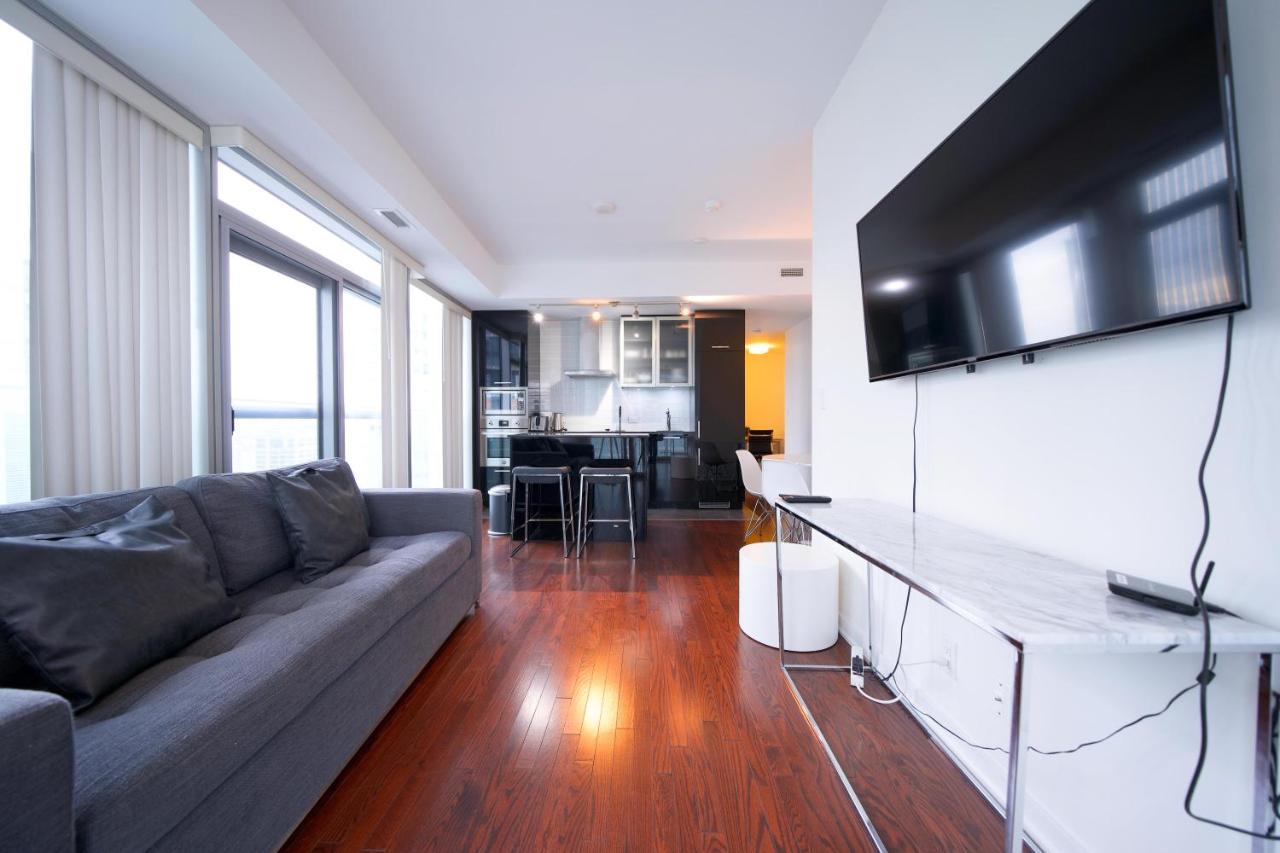 The York Boutique Suites Toronto Bagian luar foto